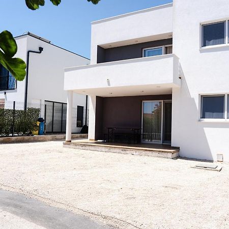 Station 22 - Brand New Apartment With A Terrace And Private Parking Vir Exterior photo